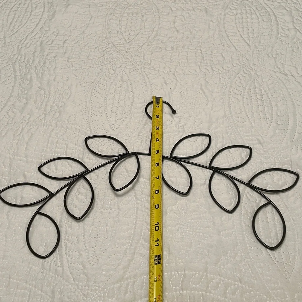 Metal Botanical Leaves Scarf Hanger Excellent Condition
